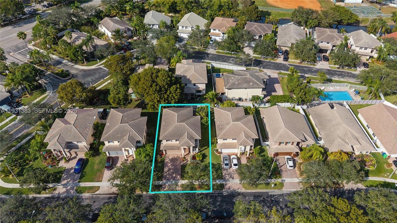 For Sale: $670,000 (3 beds, 2 baths, 2456 Square Feet)