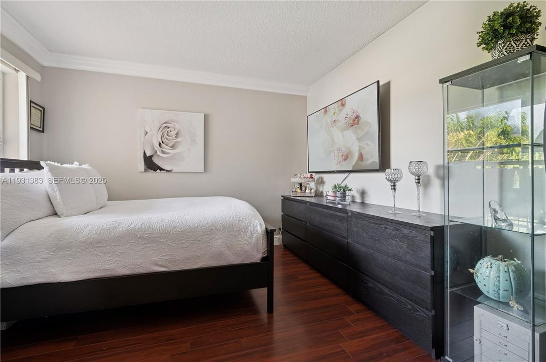 For Sale: $670,000 (3 beds, 2 baths, 2456 Square Feet)