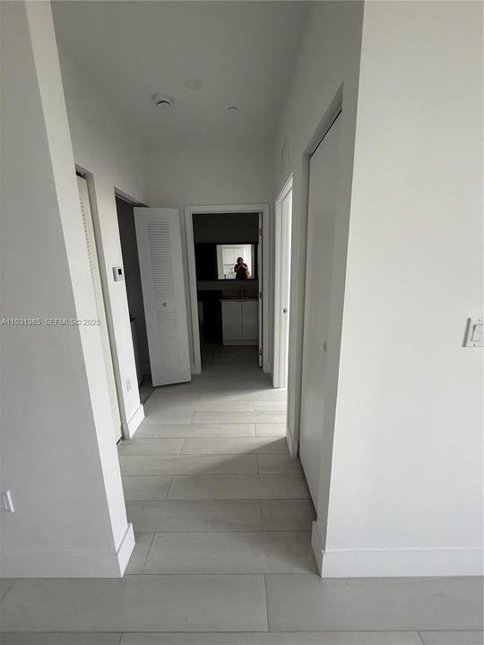 For Rent: $2,500 (2 beds, 2 baths, 865 Square Feet)