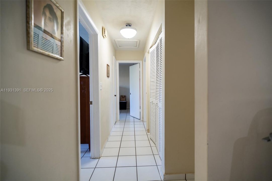 En Venta: $469,900 (3 camas, 2 baños, 1104 Pies cuadrados)