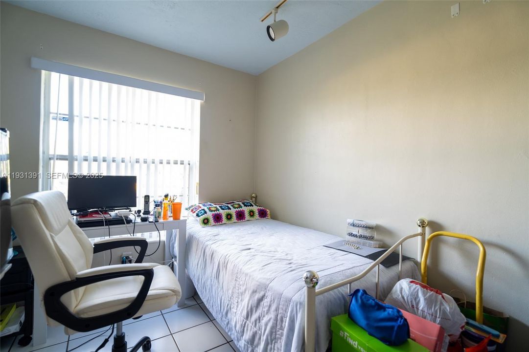 En Venta: $469,900 (3 camas, 2 baños, 1104 Pies cuadrados)