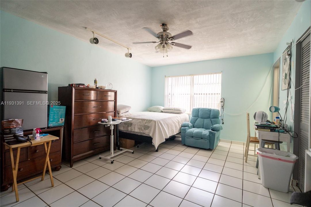 En Venta: $469,900 (3 camas, 2 baños, 1104 Pies cuadrados)