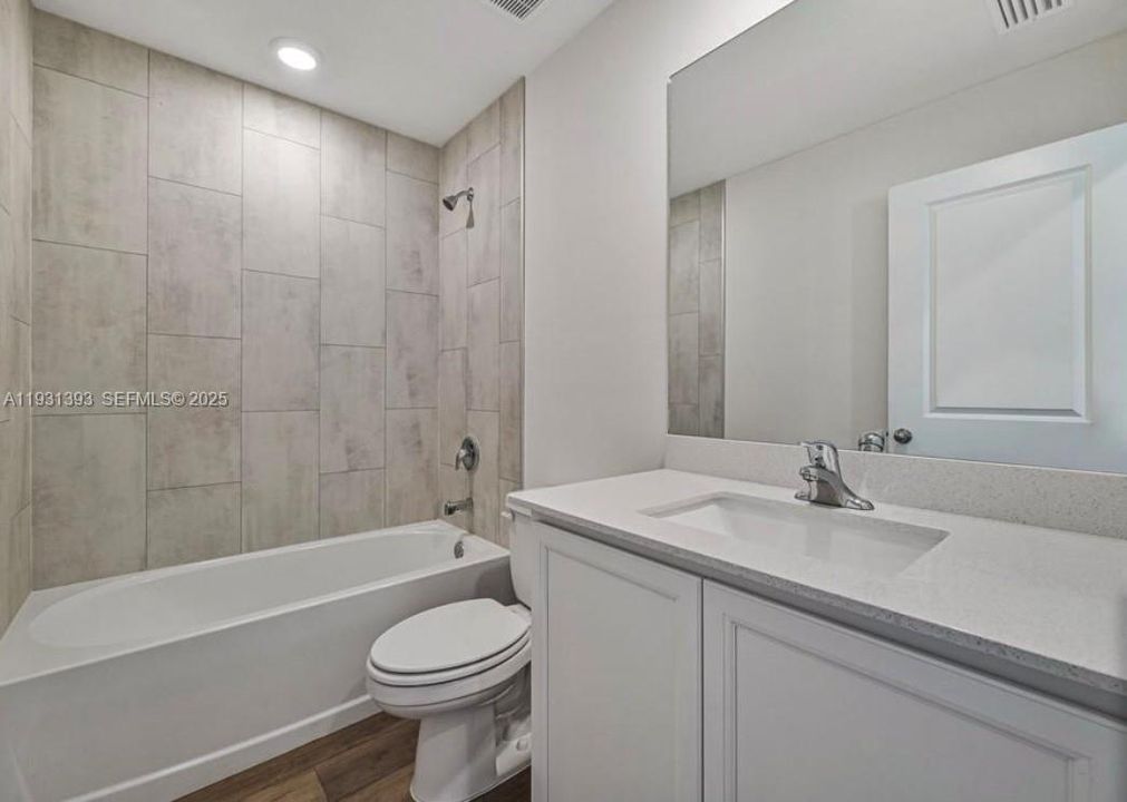 For Sale: $323,000 (3 beds, 2 baths, 1461 Square Feet)