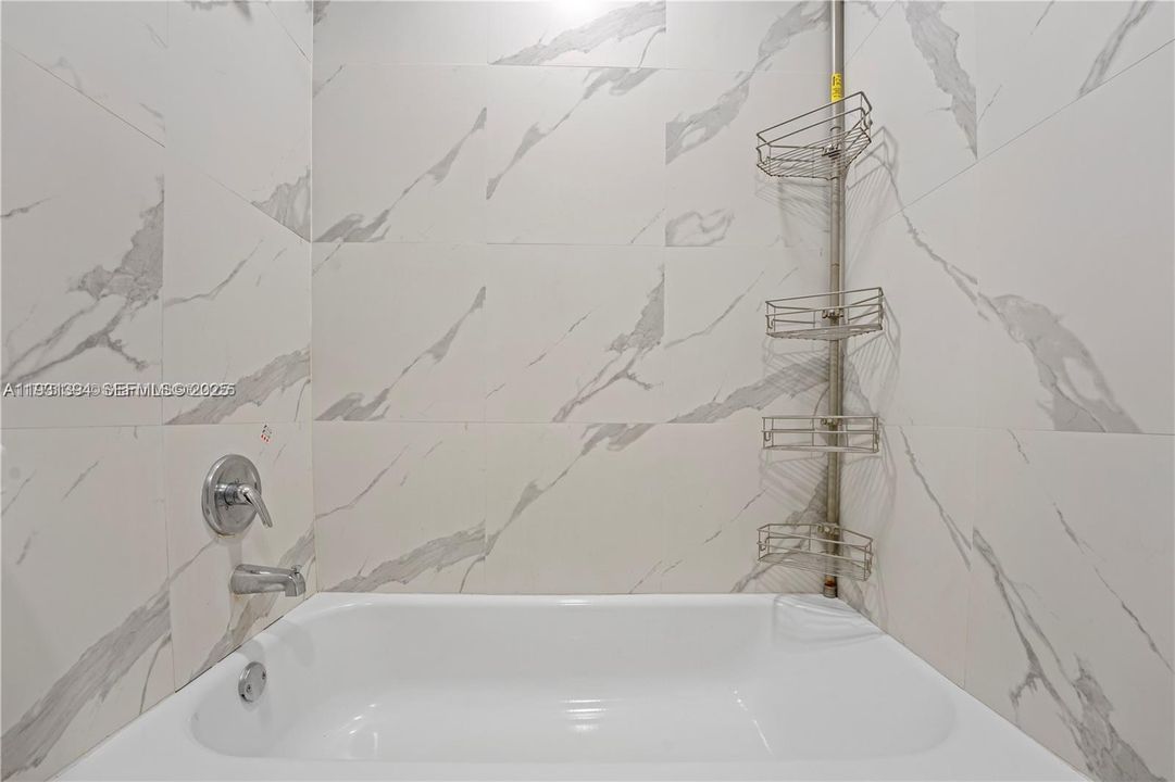 En Renta: $2,100 (2 camas, 2 baños, 2338 Pies cuadrados)