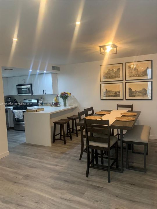 For Rent: $3,200 (3 beds, 2 baths, 1378 Square Feet)