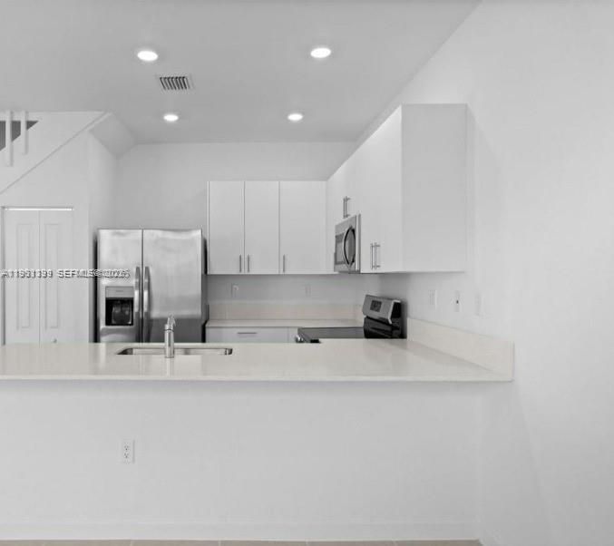 For Rent: $3,000 (4 beds, 3 baths, 1790 Square Feet)