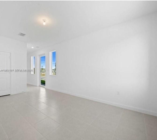 For Rent: $3,000 (4 beds, 3 baths, 1790 Square Feet)