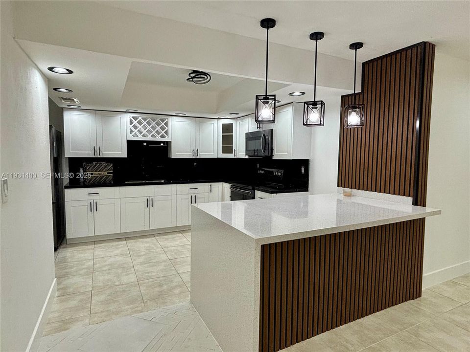 For Rent: $3,000 (2 beds, 1 baths, 1968 Square Feet)