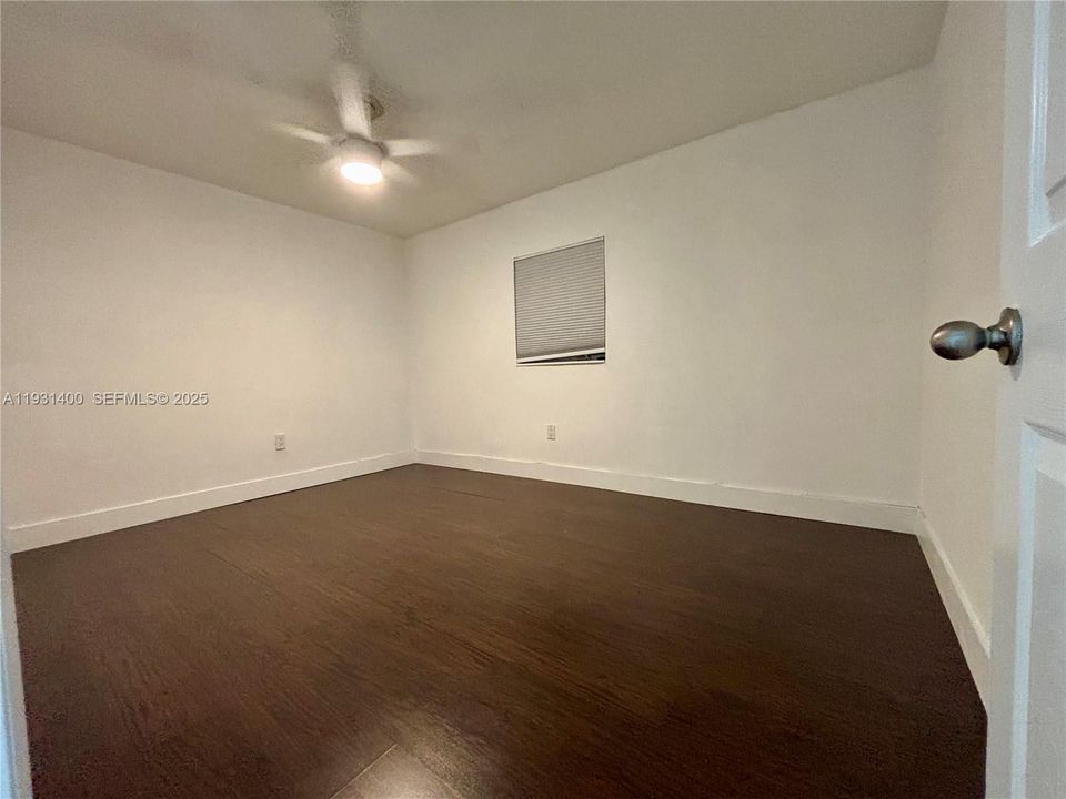 For Rent: $3,000 (2 beds, 1 baths, 1968 Square Feet)