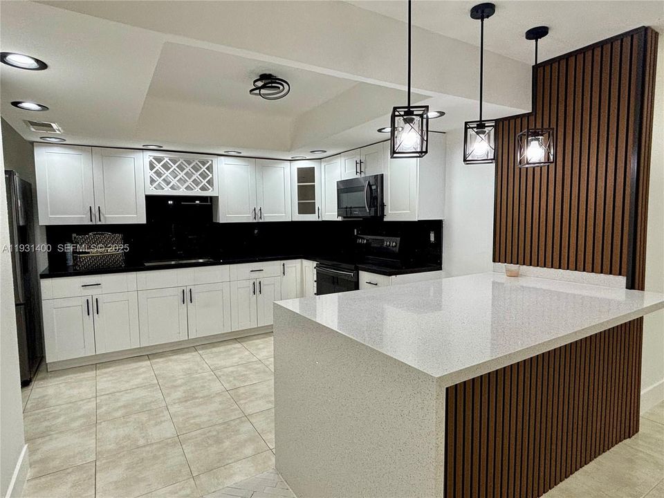 For Rent: $3,000 (2 beds, 1 baths, 1968 Square Feet)