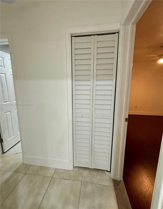 For Rent: $3,000 (2 beds, 1 baths, 1968 Square Feet)