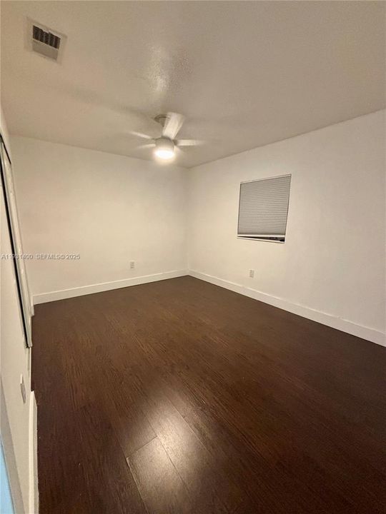 For Rent: $3,000 (2 beds, 1 baths, 1968 Square Feet)