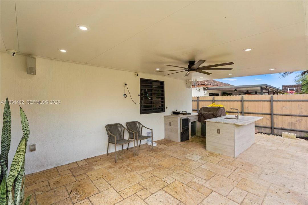 В аренду: $3,250 (3 спален, 2 ванн, 1914 Квадратных фут)