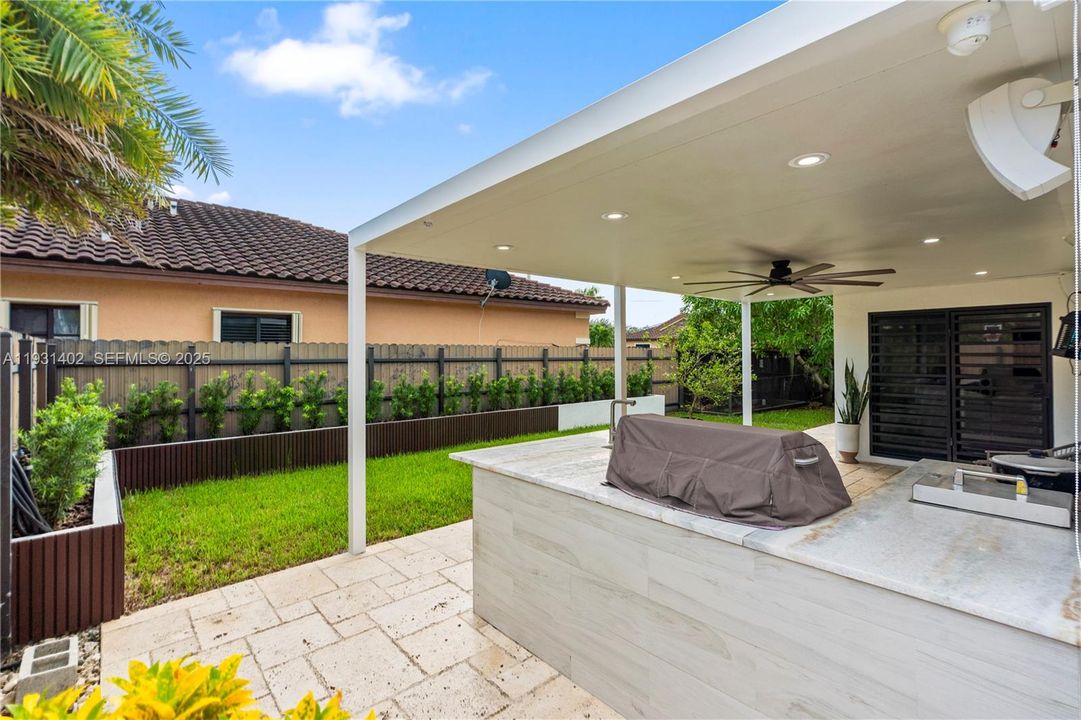 В аренду: $3,250 (3 спален, 2 ванн, 1914 Квадратных фут)