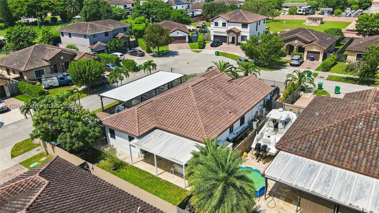 В аренду: $3,250 (3 спален, 2 ванн, 1914 Квадратных фут)