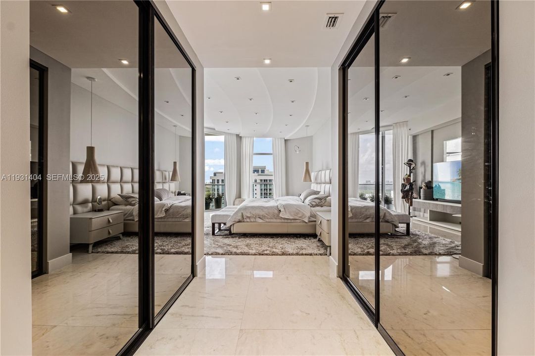 For Sale: $2,590,000 (3 beds, 3 baths, 2077 Square Feet)