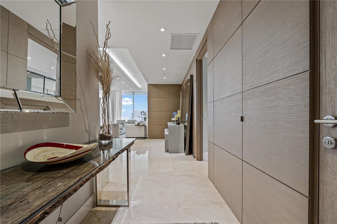 For Sale: $2,590,000 (3 beds, 3 baths, 2077 Square Feet)