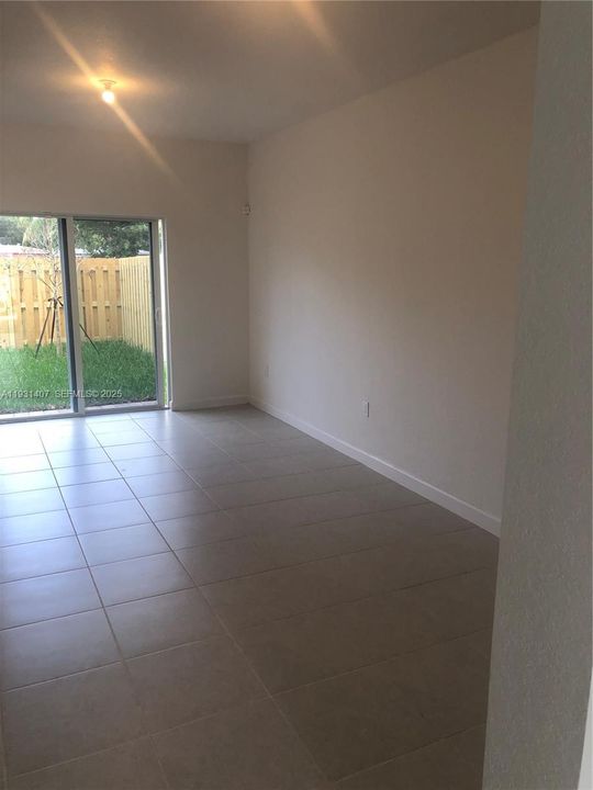 For Rent: $2,800 (3 beds, 2 baths, 1500 Square Feet)