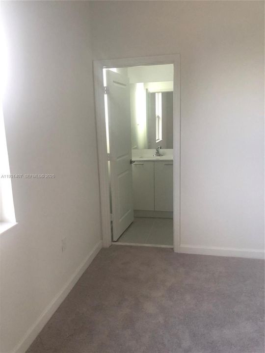 For Rent: $2,800 (3 beds, 2 baths, 1500 Square Feet)