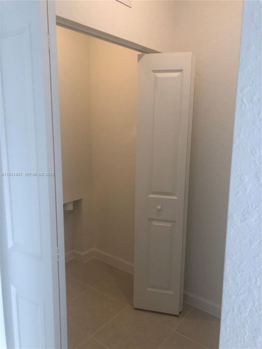 For Rent: $2,800 (3 beds, 2 baths, 1500 Square Feet)