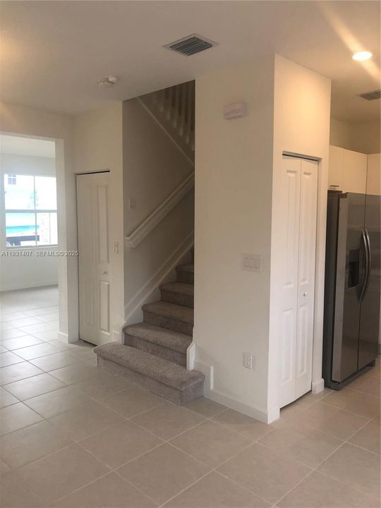 For Rent: $2,800 (3 beds, 2 baths, 1500 Square Feet)