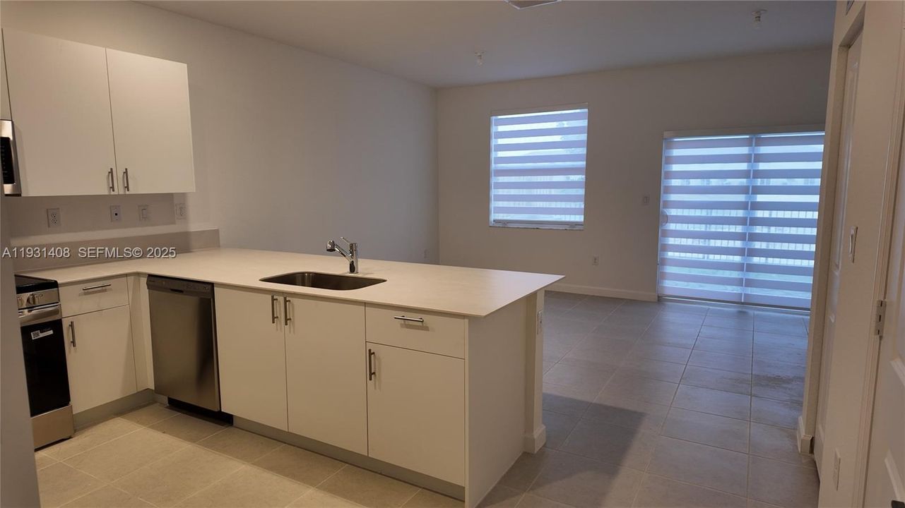 For Rent: $2,350 (3 beds, 2 baths, 0 Square Feet)