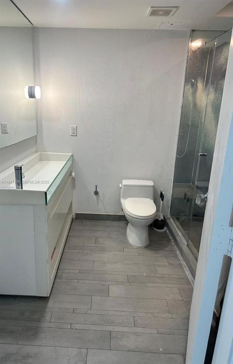 В аренду: $3,600 (0 спален, 1 ванн, 477 Квадратных фут)