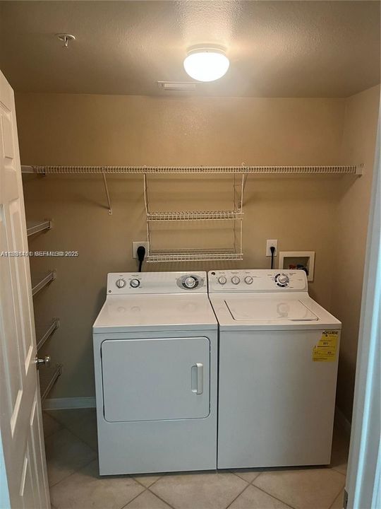 For Rent: $1,700 (1 beds, 1 baths, 843 Square Feet)