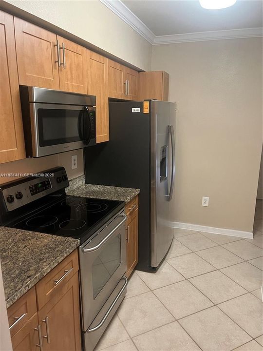 For Rent: $1,700 (1 beds, 1 baths, 843 Square Feet)