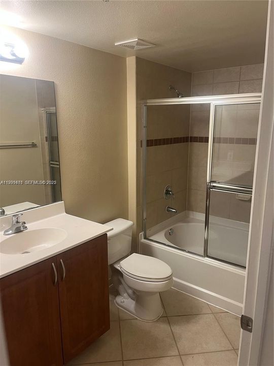 For Rent: $1,700 (1 beds, 1 baths, 843 Square Feet)