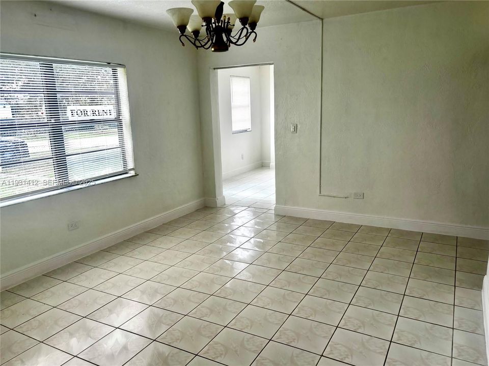 В аренду: $2,100 (2 спален, 1 ванн, 630 Квадратных фут)