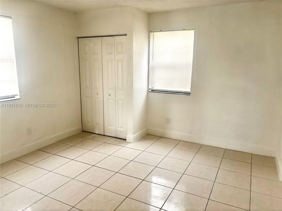 В аренду: $2,100 (2 спален, 1 ванн, 630 Квадратных фут)