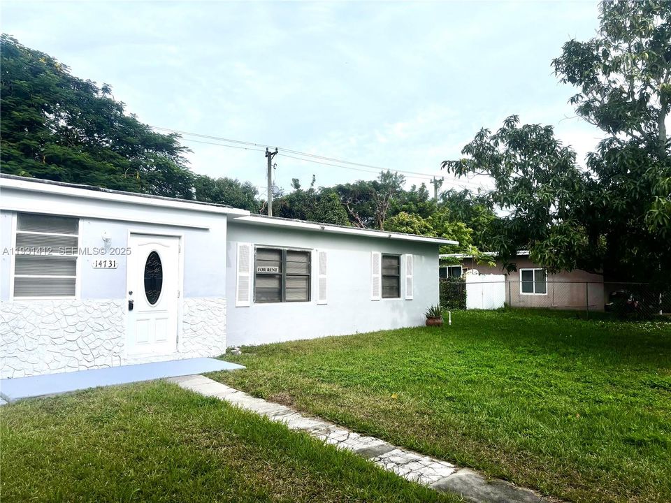 В аренду: $2,100 (2 спален, 1 ванн, 630 Квадратных фут)