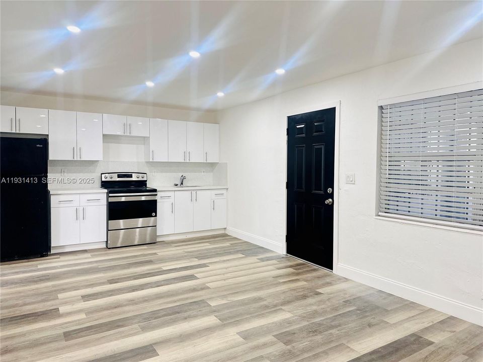 For Rent: $1,800 (1 beds, 1 baths, 0 Square Feet)