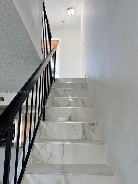 В аренду: $2,900 (3 спален, 2 ванн, 987 Квадратных фут)