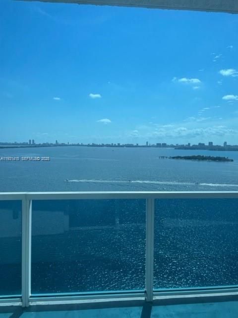 出租: $4,400 (2 贝兹, 2 浴室, 1594 平方英尺)