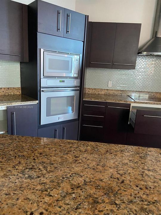 出租: $4,400 (2 贝兹, 2 浴室, 1594 平方英尺)