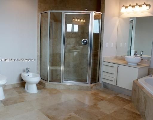 出租: $4,400 (2 贝兹, 2 浴室, 1594 平方英尺)