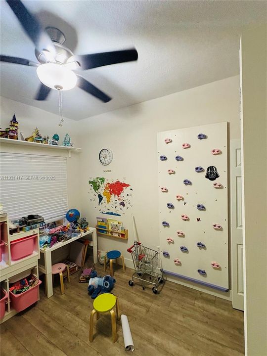 待售: $420,000 (3 贝兹, 3 浴室, 1410 平方英尺)