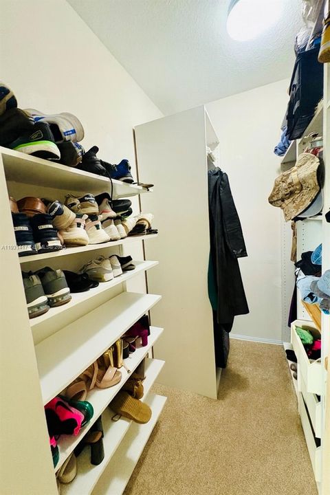 待售: $420,000 (3 贝兹, 3 浴室, 1410 平方英尺)