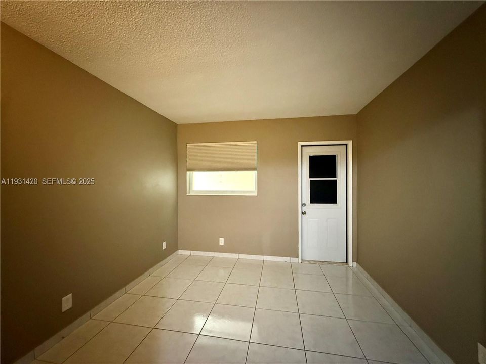 待售: $135,000 (1 贝兹, 1 浴室, 480 平方英尺)