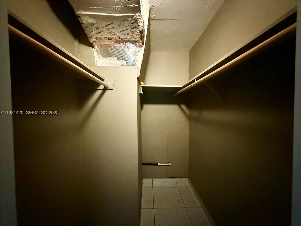 待售: $135,000 (1 贝兹, 1 浴室, 480 平方英尺)