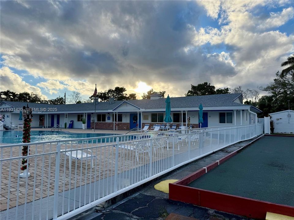 待售: $135,000 (1 贝兹, 1 浴室, 480 平方英尺)