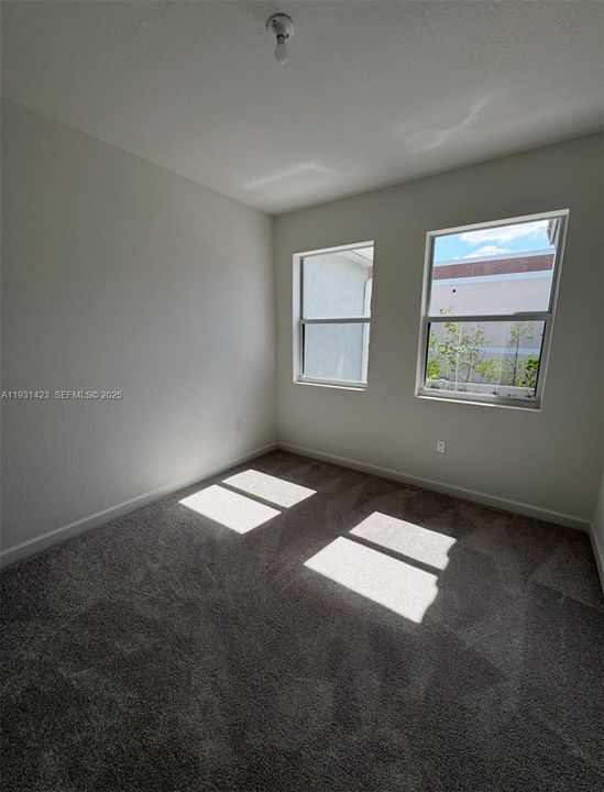 Active With Contract: $3,790 (3 beds, 2 baths, 1697 Square Feet)