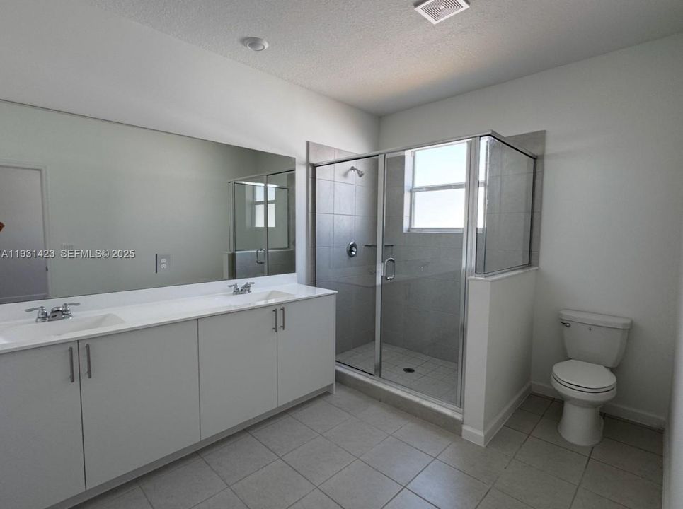 Active With Contract: $3,790 (3 beds, 2 baths, 1697 Square Feet)