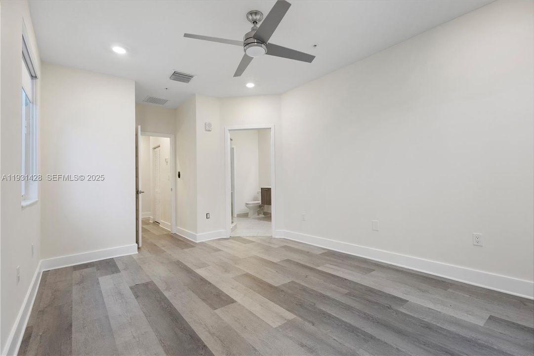 В аренду: $3,300 (3 спален, 2 ванн, 1322 Квадратных фут)