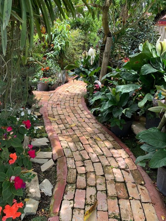 For Sale: $845,000 (4 beds, 3 baths, 2142 Square Feet)