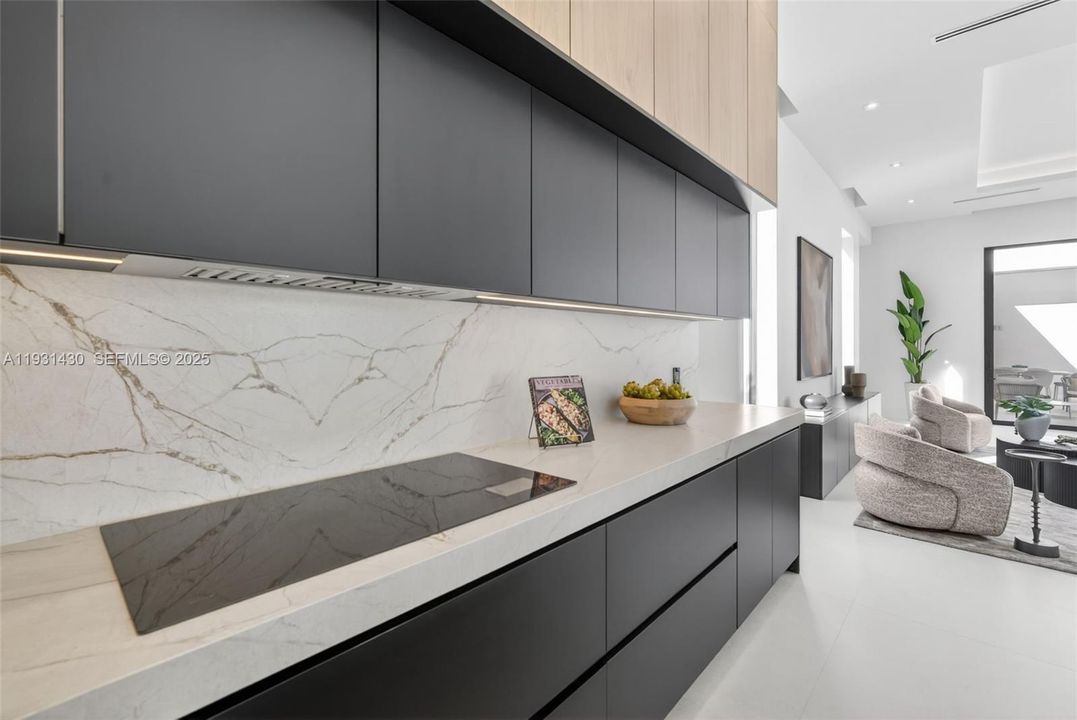 For Sale: $5,495,000 (5 beds, 6 baths, 0 Square Feet)