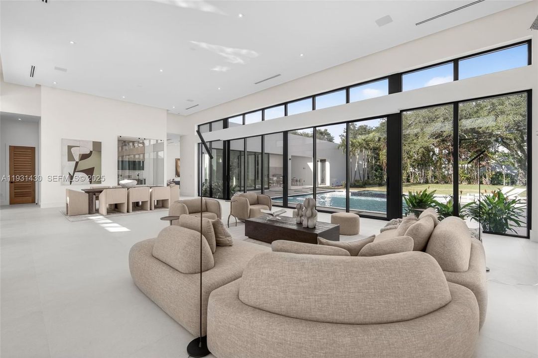 For Sale: $5,495,000 (5 beds, 6 baths, 0 Square Feet)