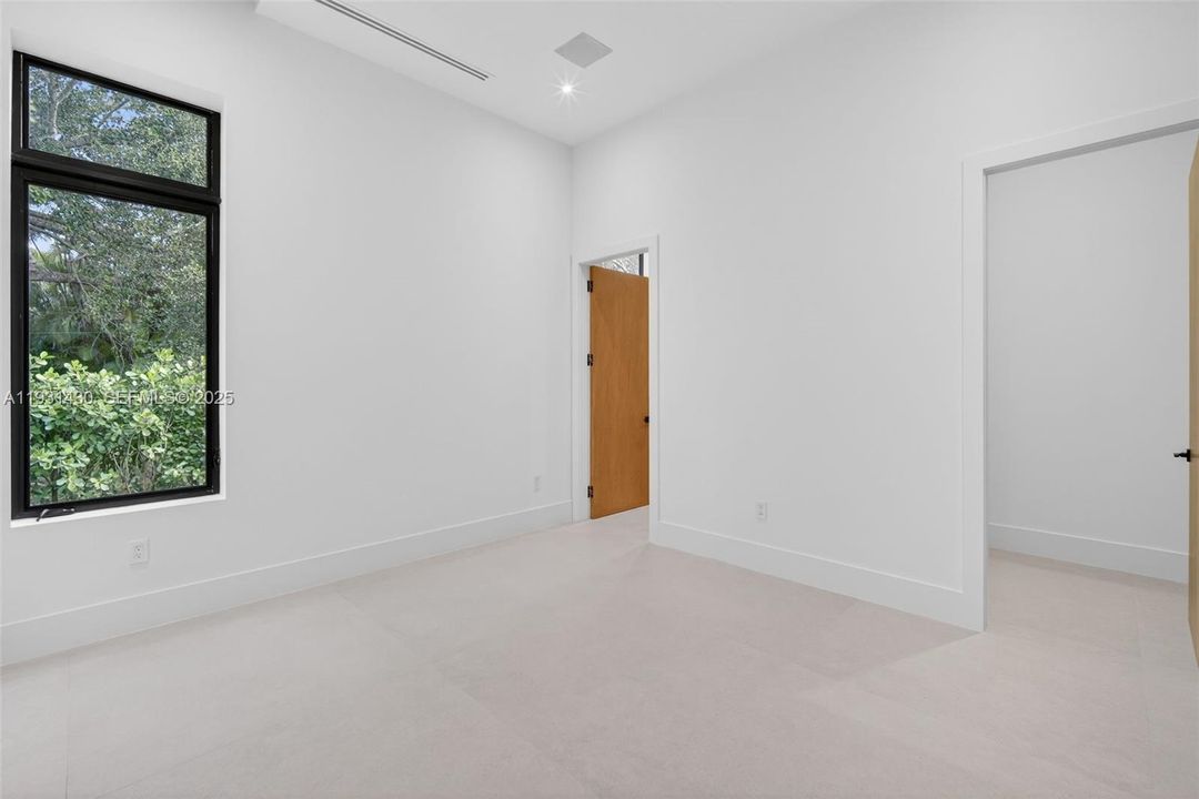 For Sale: $5,495,000 (5 beds, 6 baths, 0 Square Feet)